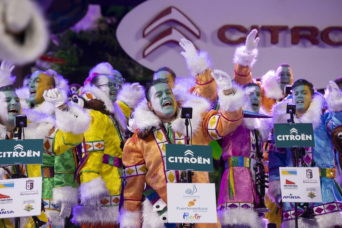 Gambusinos, primer premio del Concurso de Murgas del Carnaval de «La Tierra» 