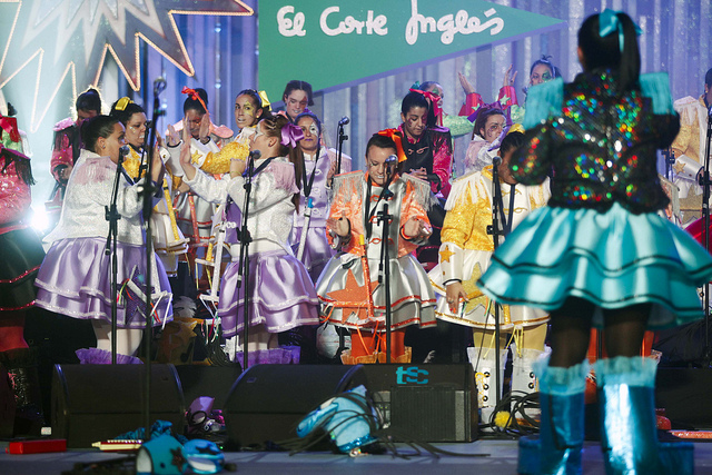 La murga femenina Las Susulitas abre el concurso de murgas del Carnaval del Gran Baile de Máscaras 2013