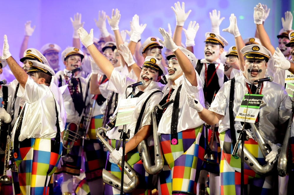 La actuación de Los Serenquenquenes en el concurso de murgas abre mañana el Carnaval de Mar y Cultura