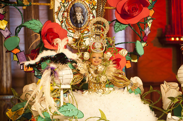 Las puertas del castillo del Carnaval del Mundo de la Fantasía se abren para recibir a las aspirantes a Reina Infantil