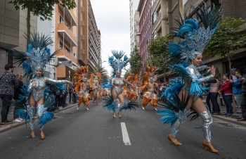 La gran cabalgata del Carnaval de «Una noche en Río» saldrá de La Isleta con 112 carrozas