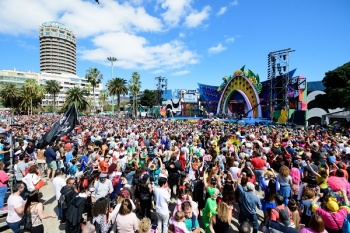 Casi 600.000 personas celebraron la fiesta del Carnaval de «Una noche en Río» en Las Palmas de Gran Canaria