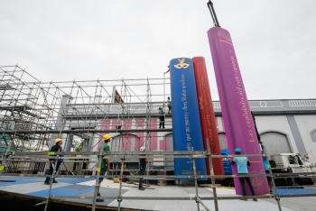 El escenario de cuento del Carnaval 2020 toma forma en el parque Santa Catalina