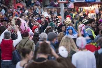 El Ayuntamiento abre mañana el plazo para optar a un puesto de comida o de golosinas en la zona de ocio del Carnaval