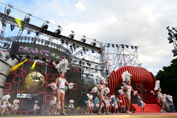 La ilusión de la cantera inunda el escenario del Carnaval de «Studio 54»