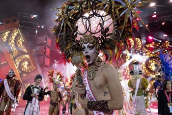 Shíky se corona como Drag Queen en el 25 aniversario de la gala